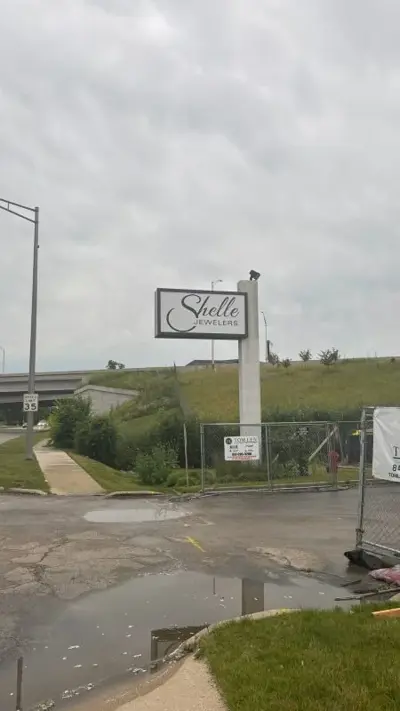 Pole Sign Photo